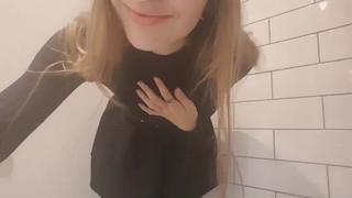 free школьница молодые показала в школе кискуголая секс ласкает себяпоказав всё мастурбация мастурбирует киску hd