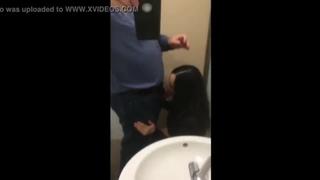 free нагло трахает дочь друга в рот пока отца нет дома выебал в ротик шлюху hd