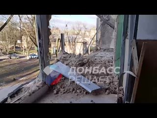 free разбитое украинскими снарядами здание 6 корпуса донецкой больницы им калинина при свете дня выглядит еще печальней hd