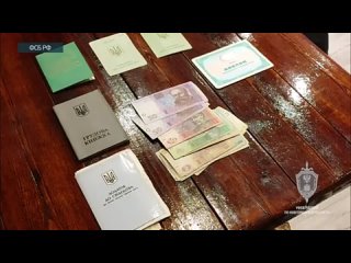 free кадры задержания и допроса россиянина работавшего на главное управление разведки украины у задержанного который hd