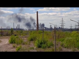 free снято вчера днём на азовстали в перерыве между очередным заходом российских штурмовиков на цель hd