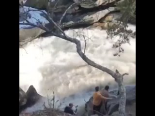 free папа с дочкой упали в водопад в акмолинской области жуткое видео появилось в сети видео как мужчину с маленькой hd
