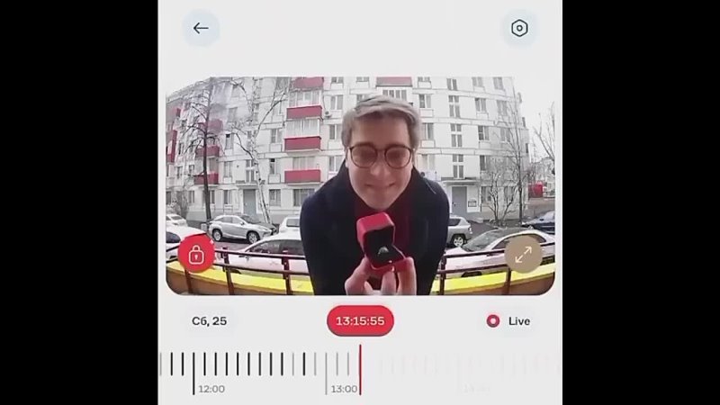 free парень необычно извинился перед своей девушкой через камеру домофона hd