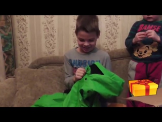 free посылка большая с разными сладостями и игрушками box with different sweets and toys unpaking hd