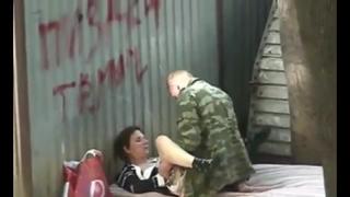 free секс бомжей за гаражами 2015 amateur spycam camrip hd