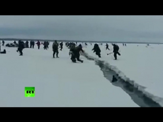 free огромный кусок льда с людьми откололся во время рыбалки на сахалине hd