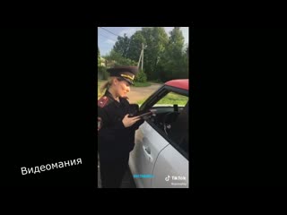 free как знакомятся девушки в форме hd