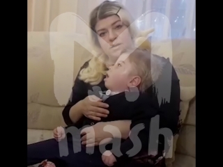free родители маленького мальчика 18 года спали по очереди спасая ему жизнь hd
