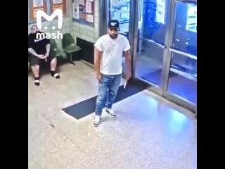 free в нью йорке парень пришёл в отделение полиции с ножом потому что хотел молодые hd
