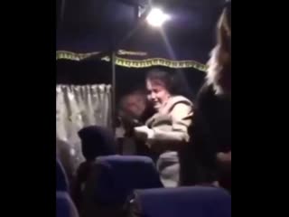 free в автобусе ковель луцк женщина попросила надеть отказаласьтак как уже переболела модным гриппом hd