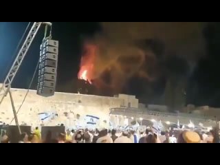free пожар в мечети аль акса расположенной на храмовой горе иерусалима очень страшное зрелище особенно страшна радость и hd