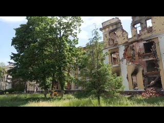 free вальс на руинах в харькове выпускники попрощались со своей разрушенной российскими оккупантами школой hd