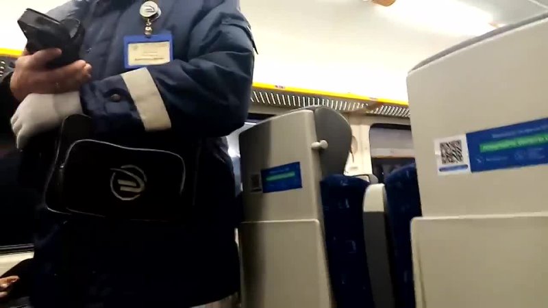 free контролер цппк пытается заставить надеть маску и вымогает деньги у железнодорожницы hd
