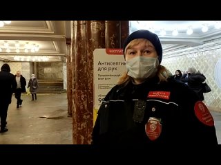 free борзая контролерша кидается спас девушек от штрафа за маску вызвали на блогера ментов hd