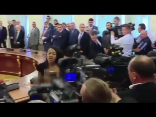 free обнажённая негритянка пыталась сорвать встречу лукашенко и порошенко 21072017 hd
