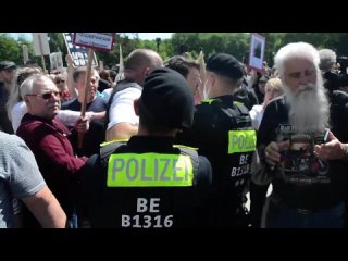 free задержание на акции бессмертный полк в берлине 9 мая 2022 hd