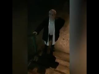 free врачи валяются пьяные пенсионеры столуются на помойках молодые тонут в дырках дворовых сортиров hd