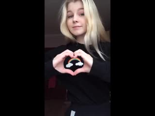 free танцуют школьница студентка tik tok тик ток юная няша молоденькие домашнее тверк топ молодые periscope перископ hd