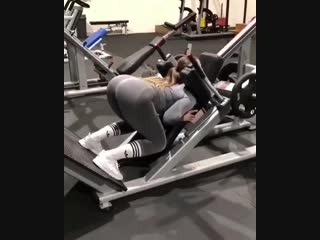 free strength of body очень красивая девушка качает ягодичные мышцы и ноги hd