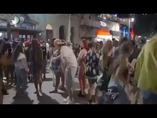 free всё смешалось трансгендеры бодипозитивные феменистки но менты забрали всё одно негра hd