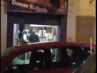 free итальянская полиция накрыла в катании преступную сеть которая занималась переброской мигрантов из переднего востока hd