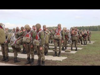 free более 100 военнослужащих учебного центра новосибирского ву выполнили первые прыжки с парашютом hd