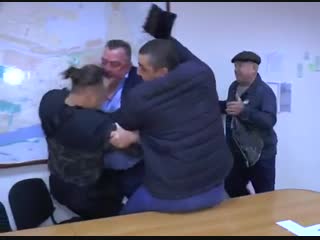 free драка главы облспу кирилла стремоусова и 1 го вице мэра игоря козакова в мэрии херсона 30 10 2018 hd
