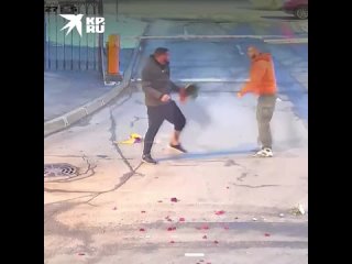free в петербурге мужчина хотел сделать предложение своей даме сердца а в итоге получил порцию перца в лицо от ее hd