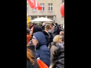 free немцы встречают своего любимого канцлера олафа шольца1 hd