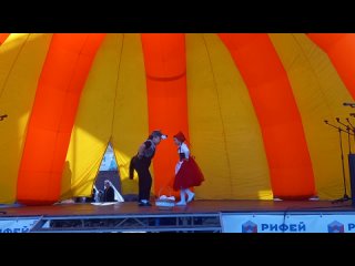 free дуэт красная шапочка и серый волк на празднике день ножа hd