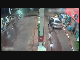 free полицейские предотвратили ограбление на азс в израиле hd