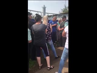 free в кушнаренковском районе судебные приставы и полицейские молодые забрали девочку у отца hd