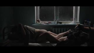 free парень захотел ночью секса от девушки и без разговоров взял её прямо в её постели hd