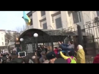 free особое мнение бьют окна и срывают камеры слежения с посольства рф в киеве 06 03 2016 hd