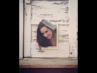 free cassidy klein высовывает голову в дырку как домашний питомец и эротично показывает язычок секс звезда порно модель hd