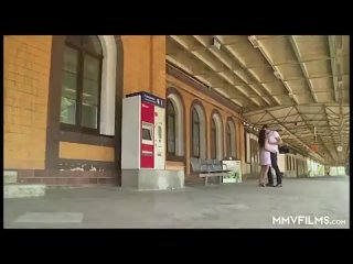 free встретились на железнодорожном вокзале и потрахались в общественном мужском туалете секс на грязном полу около hd