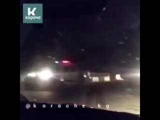 free походу президент киргизии не сдаётся грядёт серьёзный махач в пост сое движение военных колонн в бишкек сейчас mp4 hd