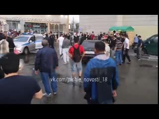free в москве полицейские оказались не способны задержать нарушителей у метро тёплый стан hd