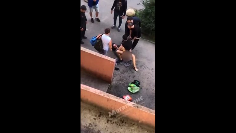 free в петербурге мигранты торгаши избили женщину за просьбу не шуметь по ночам hd