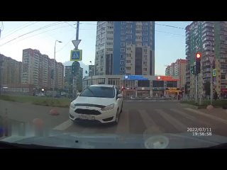 free в краснодаре азер нарушитель пдд набросился с угрозами и оскорблениями на принципиального водителя hd
