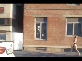 free горячие краснодарские девочки этим летом гуляют по городу перекрёсток северной и школьной hd
