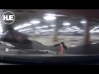 free в липецке двое парней катались на капоте машины и попали в дтп hd