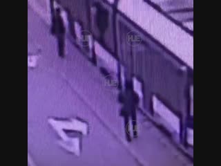 free в москве молодые попали под машину выйдя из трамвая hd