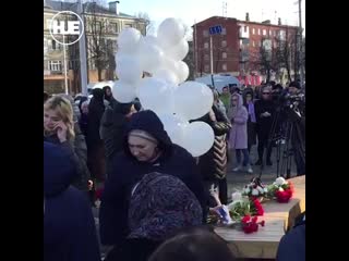 free прошёл год с пожара зимняя вишня hd