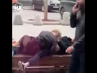 free в москве девушка сделала минет парню на арбате прямо на глазах у прохожих hd