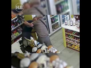 free в омске водитель газели под кайфом пытался молодые оператора азс за отказ бесплатно заправить его авто hd