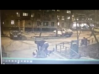 free отца и сына жестоко избили четверо грабителей на севере столицы hd