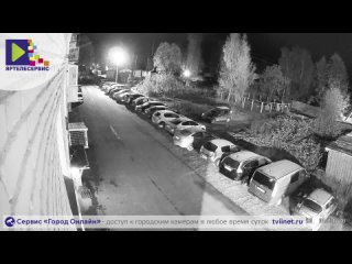 free машина врезалась в припаркованные автомобили видеонаблюдение от яртелесервис hd