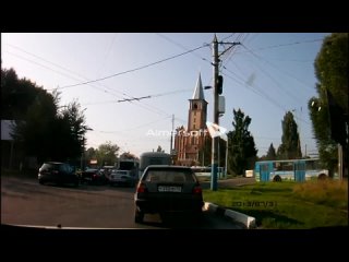 free возле памятника болгарским патриотам троллейбус врезался в опору рекламного щита hd