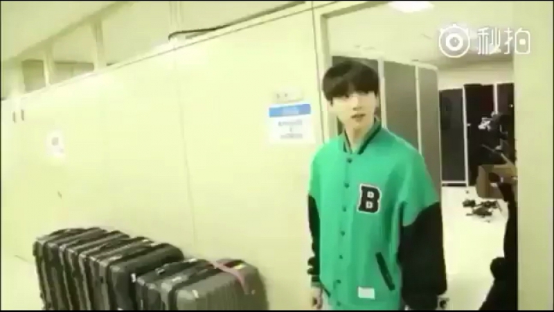 free чг хочет обнять чм но тот занят jikook kookmin jungkook jimin чимин чонгук minkook slash gay hd